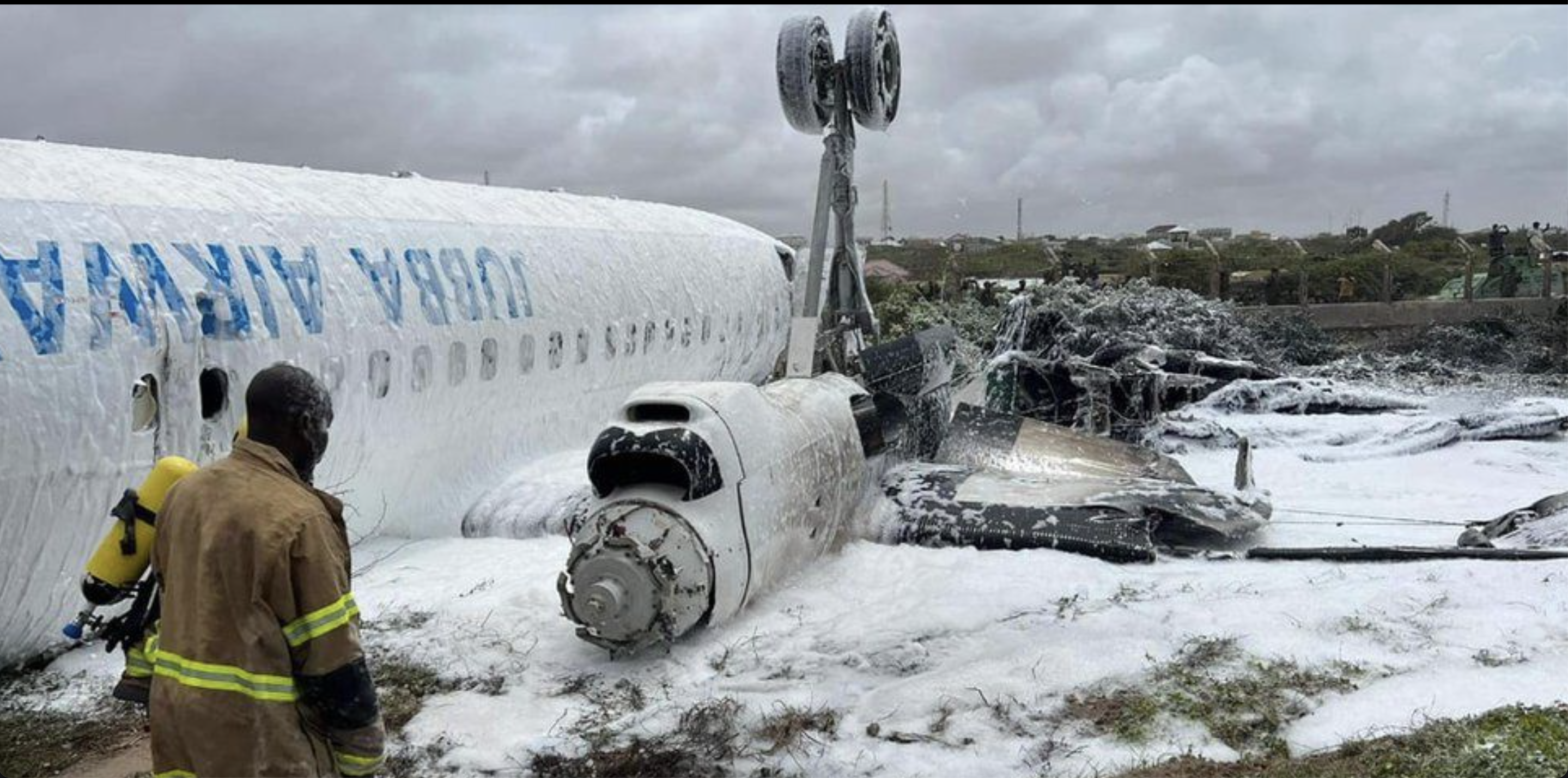 PLANES FALLING OUT OF THE SKY. CRASH LANDINGS.